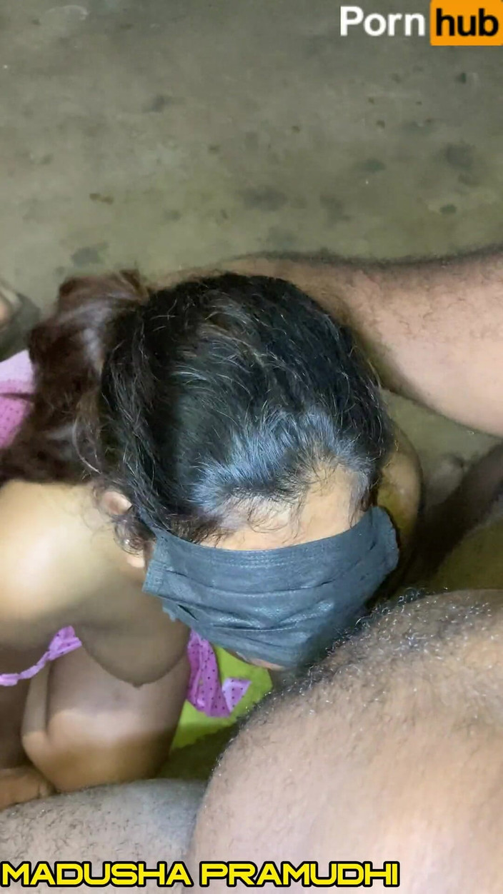 Tiyana: Blowjob selamba hotwife buatan sendiri