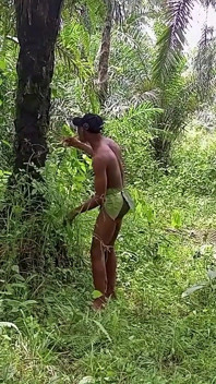 Africké místní šukání s velkým černým pérem a velkou kráskou
