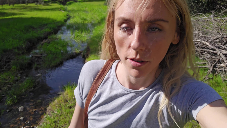 Sav Moolah: Pequeña rubia obtiene masivo facial al aire libre