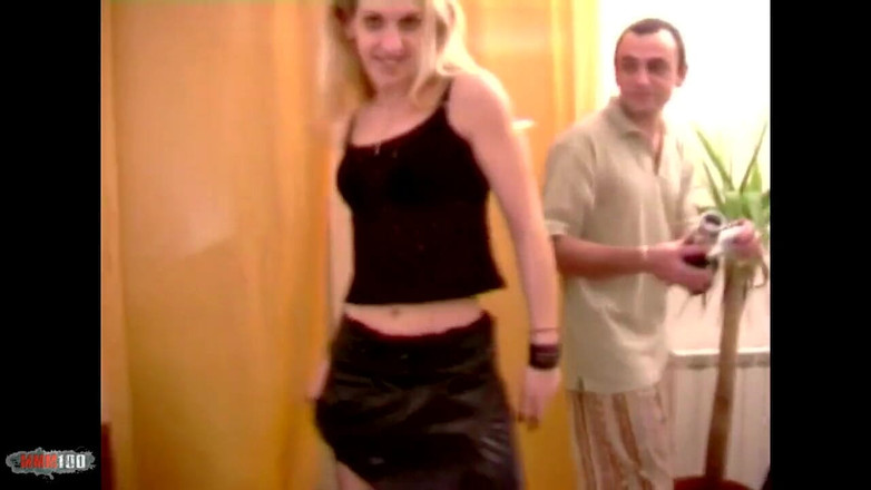 MMM100: Jessica: jessica si gadis remaja hot rambut pirang lagi asik...