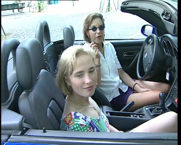 YOUR FIRST PORN: Zwei Geile Lesbische Muschis - Two Horny Lesbian Pussies