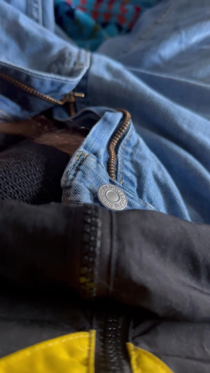 Gay Soldier Stuff: Soldado del ejército se masturba usando una negra y jeans - ¡hace...