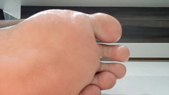 Fetish guys: मेरे पैरों को धीरे से तेल लगाना - कामोत्तेजक क्लिप #2