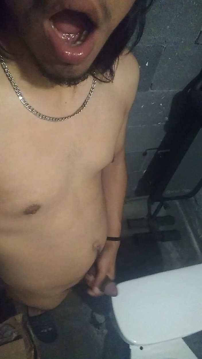 AlexAlejandro13: Activité intense le soir dans le bain
