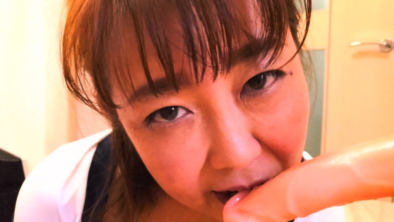 Mayumi Kanzaki: Смілива мастурбація японських мамок