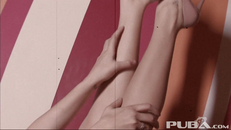 PUBA Solo: Nina James se masturbe