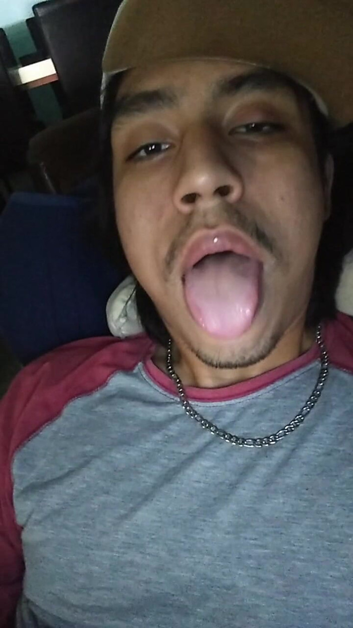 AlexAlejandro13: Užívání si na gauči