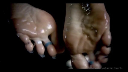 Jamie French: Bluenails_2