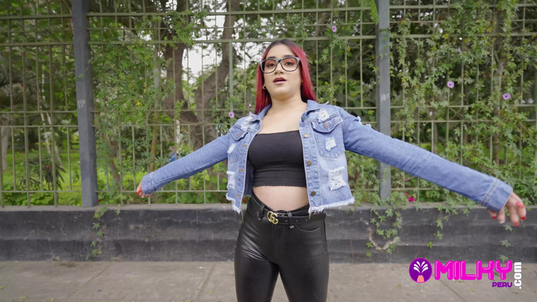 Milky Peru: Rosario Is Horny in the Street and Ends up Fucking...