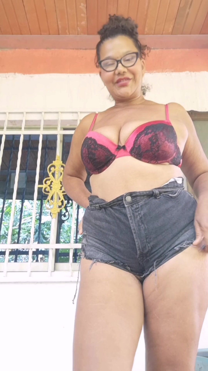 Sarah Fonteyna: Dua vagina muncul dengan mega dildo