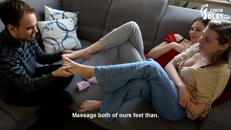 Czech Soles - foot fetish content: Usikan kaki seksi oleh dua kawan