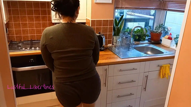 Lustful Libertines: Desperate to Pee and All Bathrooms Occupied