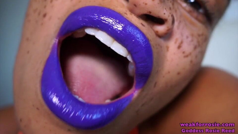 Rosie Reed: Muah muah muah (मानक परिभाषा)