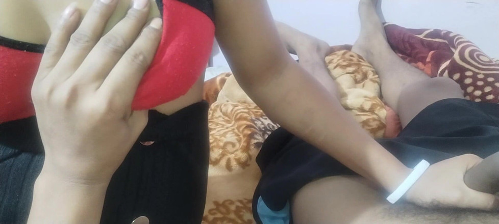 Hot Indianbhabhi: Přítelkyně mě udělala při hraní s mým ptákem