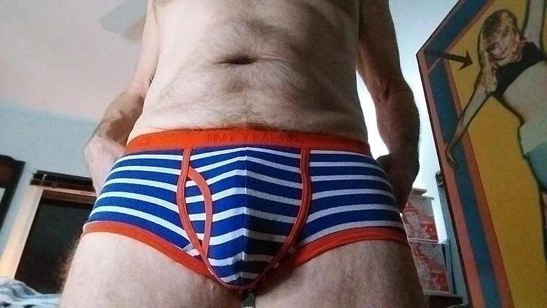 Hairyartist: एक असली बड़ा सुंदर बिल