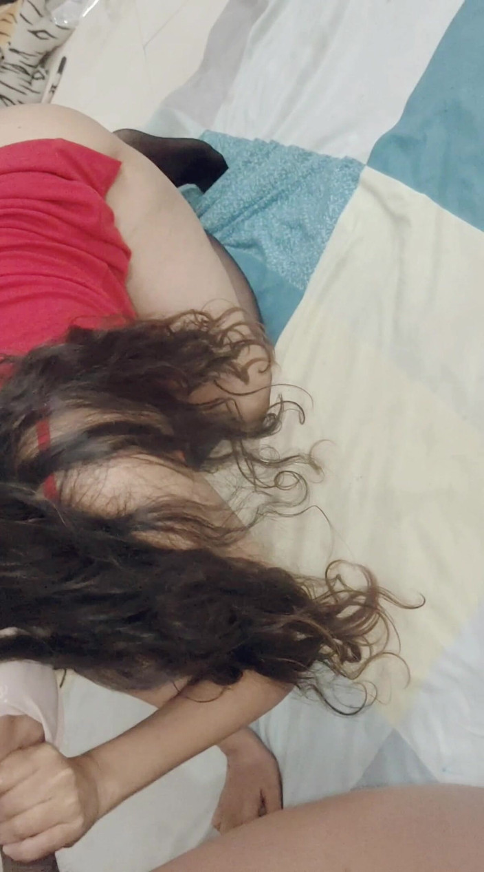 Yours fantasy: Riya Fantasy # 4 kouření v červených šatech