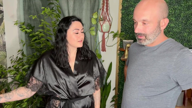 Island Boy Vids: Josie Jaxxon offre un servizio extra nel massaggio a casa