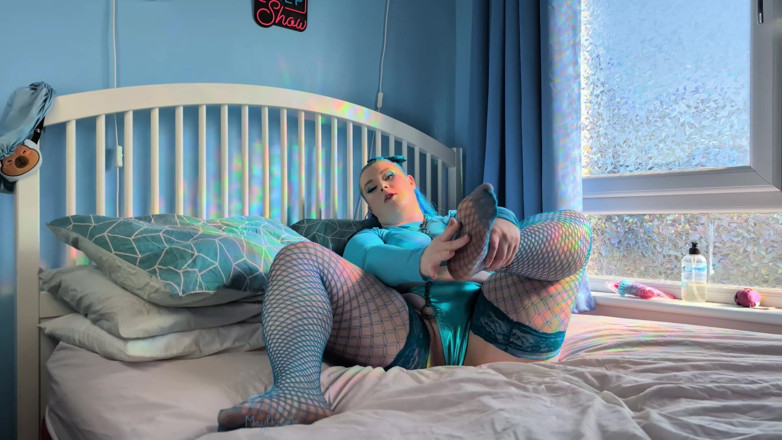 Alice_Mayflower_Scottish: 崇拜我的腿和脚 - 独奏女孩