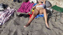 Mayay Thor X: Ein anhänger berührt meine muschi am strand und ich masturbiere...