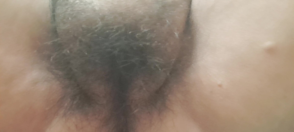Mommy big hairy pussy: Putting Cream on the Hot Legs