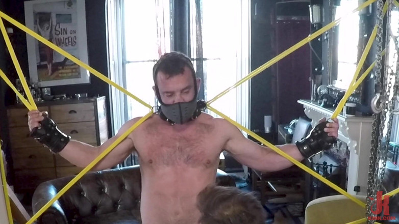 Kinky Bites Gay: Dojenie Mike Gaite