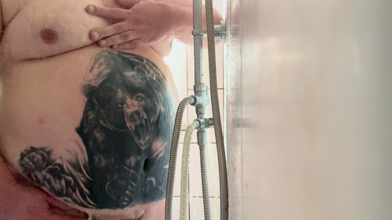 BigBearFrankfurt: Douche détendue