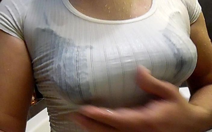 Wet lingerie: Başka bir ıslak iç çamaşırı videosu