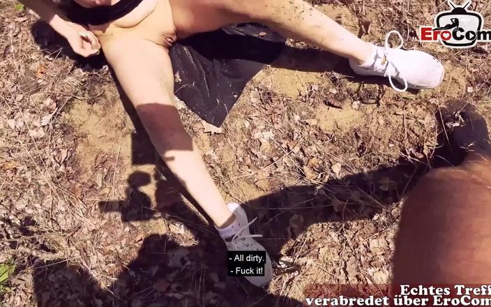 EroCom: Deutscher dünner rothaariger teenager holt sich sex im freien ab