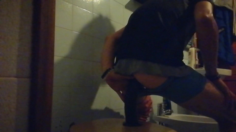 Culopeke: Lui si diverte con il suo ragazzo e viene in...