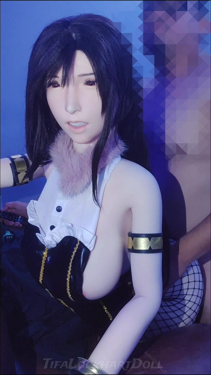 Tifa Lockhart doll: After Dark at the Honey Bee Inn, Tifa's Buzzing for...