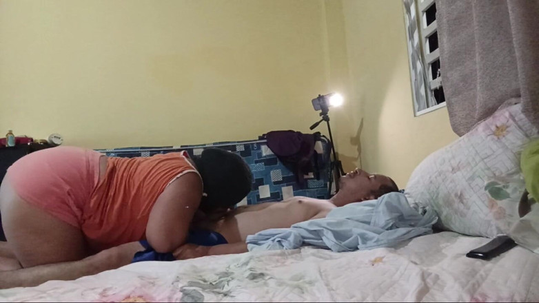 Stepmom_with_big_tits: Zakar besar yang sedap ayah tiri saya yang sangat miang.