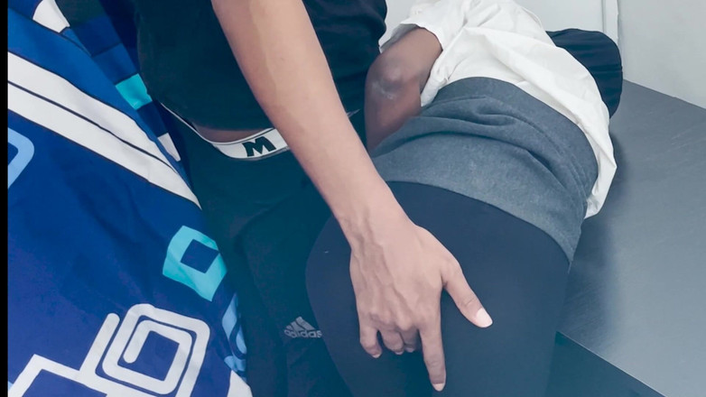 Petite Erotic Africa: Bu küçük zenci kadın bu büyük yarağı almayı seviyor