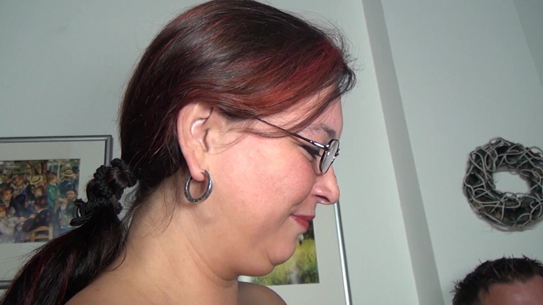 German Fickdates: Niemiecka gospodyni pozwala swojej najlepszej przyjaciółce przelecieć męża, a następnie...