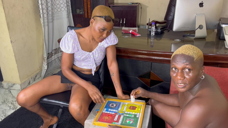 Prettypussy102: Зведений брат і зведена сестра грають разом