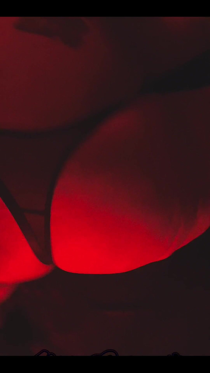 StacXXXs: Red Light Nikki Cakes