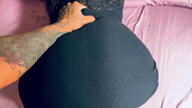 More Candy: Sesso amatoriale a pecorina, sperma sul suo vestito nero e...