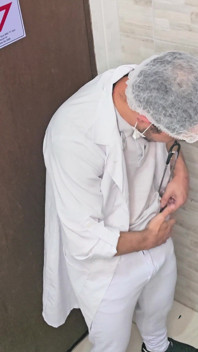Dokter dan perawat nggak bisa menahan diri dan di kamar mandi rumah sakit saat lagi kerja