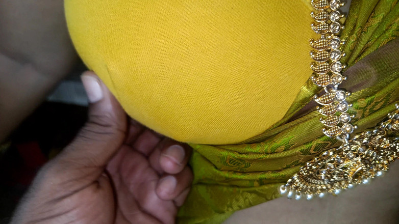 Pushpa porn: Casalinga in cucina