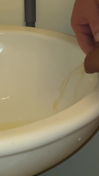 Peeing for Those That Like to Watch
