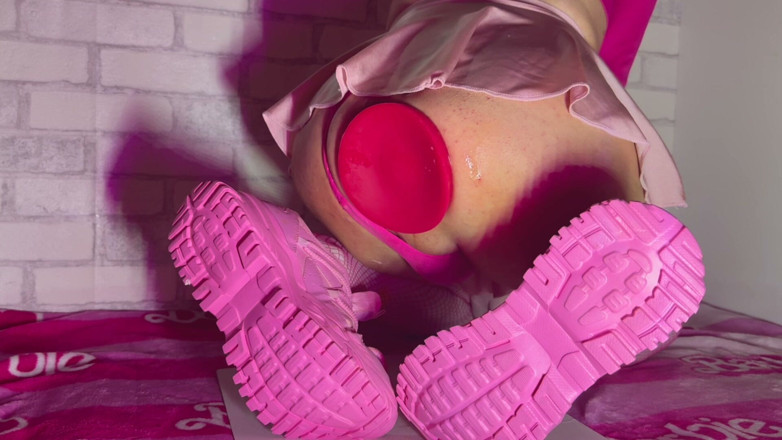 Horny Anal Play: 我最大的 xxl 肛门塞让我的菊花张开