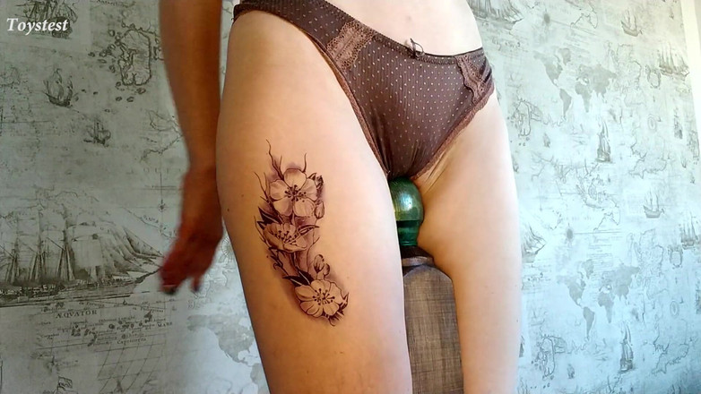 Toystest: Üvey kız kardeş sonunda tüm yatak direğını minik amının içine...