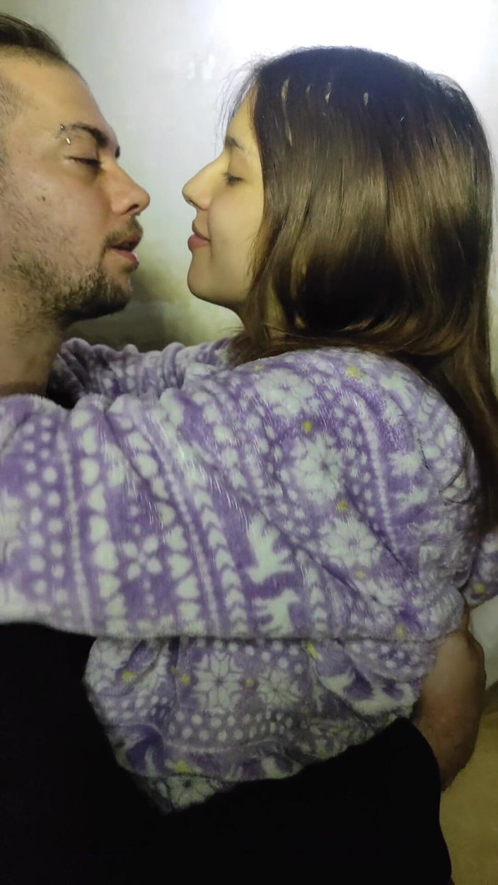 Endemoniados: The horniest and dirtiest kiss on the internet with a...