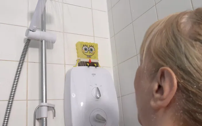 Dirty Doctors Clips: A Sponge in the Shower