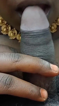 Desi Tamil Bhabhi ger avsugning het smutsig prat