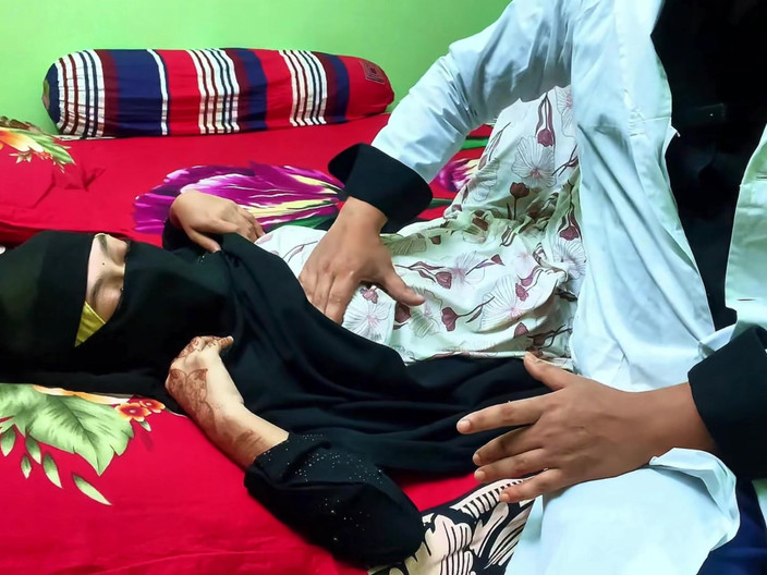 Riya Chowdhury: Лікар жорстко трахався зі своєю сексуальною пацієнткою і почувався щасливим