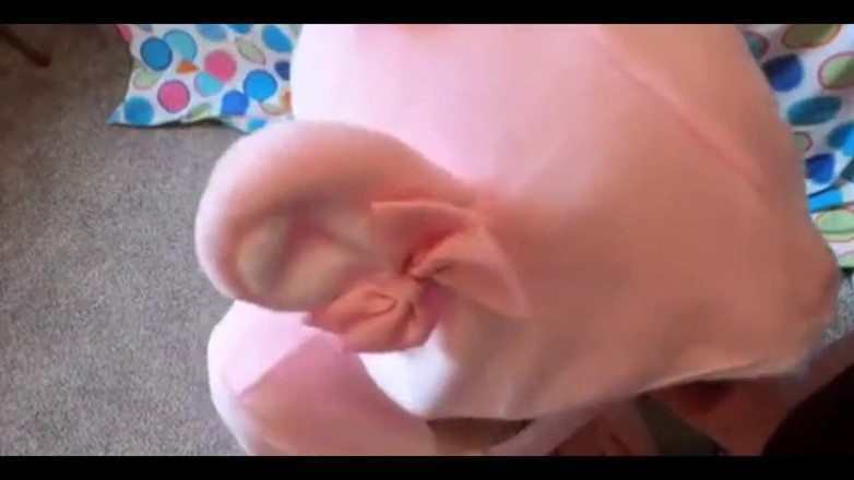 ScarlettRavenXO: Teen gioca con il dildo della matrigna e viene scopata...