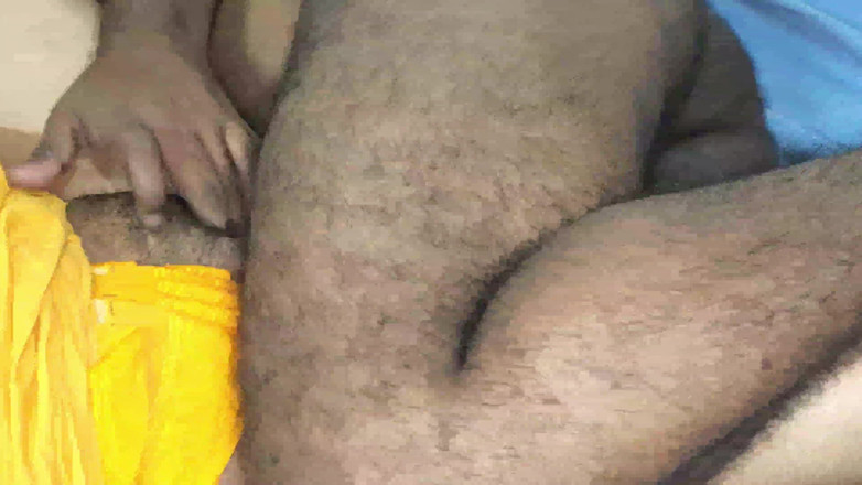 Desistar: Я нахожу мою возбужденную мачеху в комнате порно в Индии