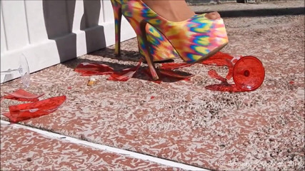 Nasty Girlfriends: Nasty Sofia destroys plactic glasses in heels
