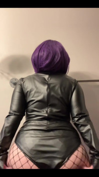 Solo Twerking