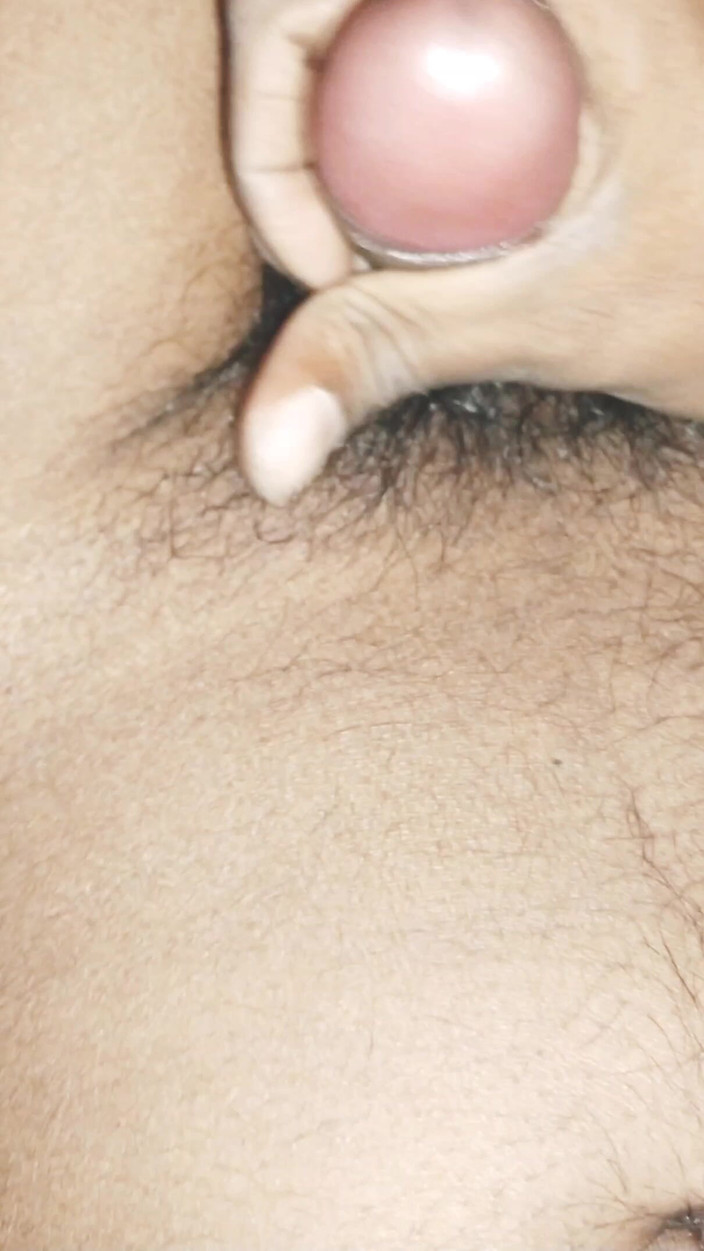 Indian_teens_era: Ragazzo effeminato si masturba da solo in camera
